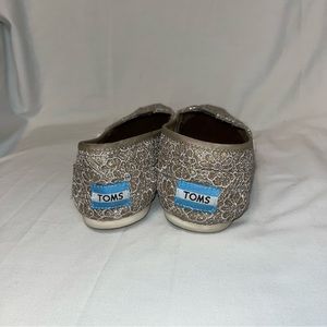 Tom's Slip On Shoes Glitter & Ivory Embroidered Flowers Design Size 5.5.
